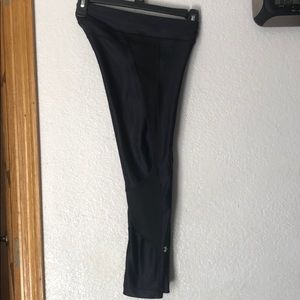 NWOT Under Armour Cropped legging